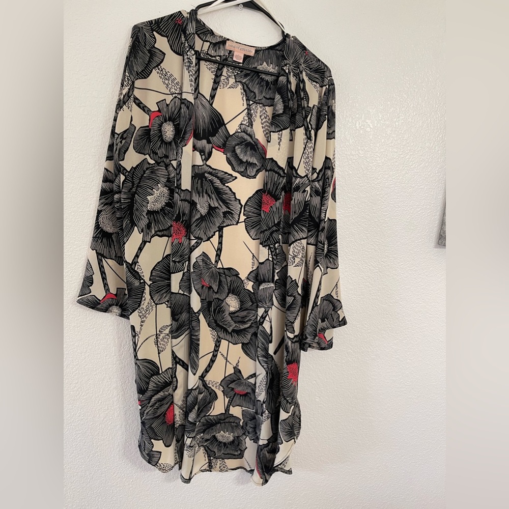 Flowery kimono for women size large
